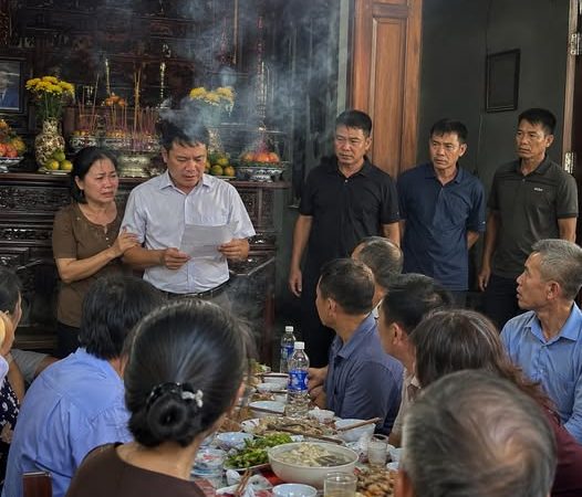 Mẹ vợ tôi là người phụ nữ đơn thân, chỉ có vợ tôi là con duy nhất. Khi bà qua đời, vợ tôi xin phép bố mẹ tôi cho đưa bàn thờ