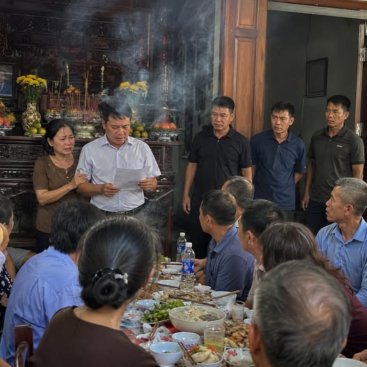 Mẹ vợ tôi là người phụ nữ đơn thân, chỉ có vợ tôi là con duy nhất. Khi bà qua đời, vợ tôi xin phép bố mẹ tôi cho đưa bàn thờ
